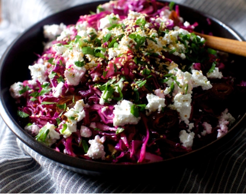 orientalischer krautsalat mit datteln 