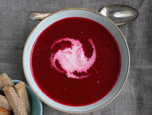 scharfe rote-rüben-suppe