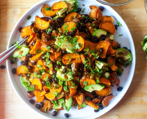 mexikanischer süßkartoffel-salat 