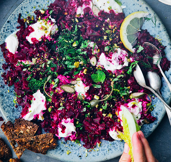 beet tartare mit labneh