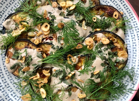 melanzani mit schwarzem knoblauch