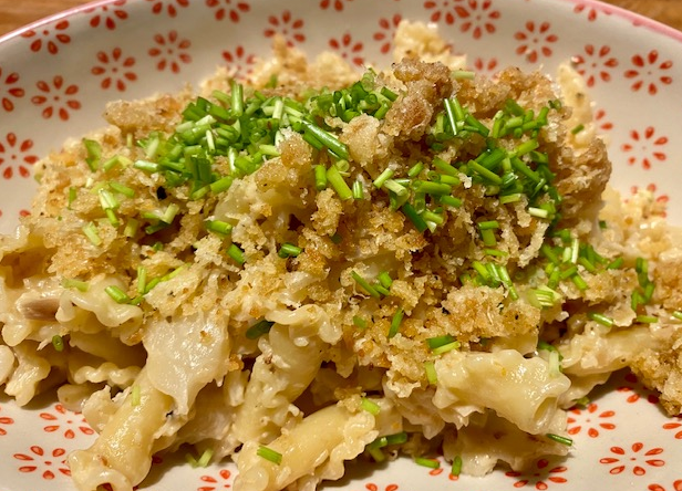 pasta mit karfiol und knusperbrösel