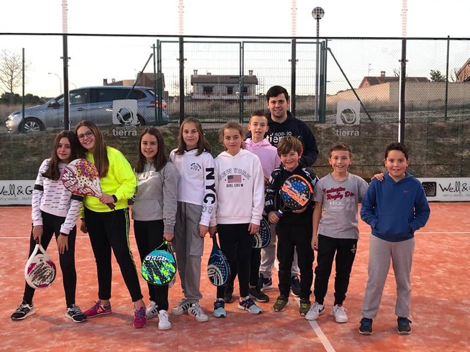 Padel niños.jpg