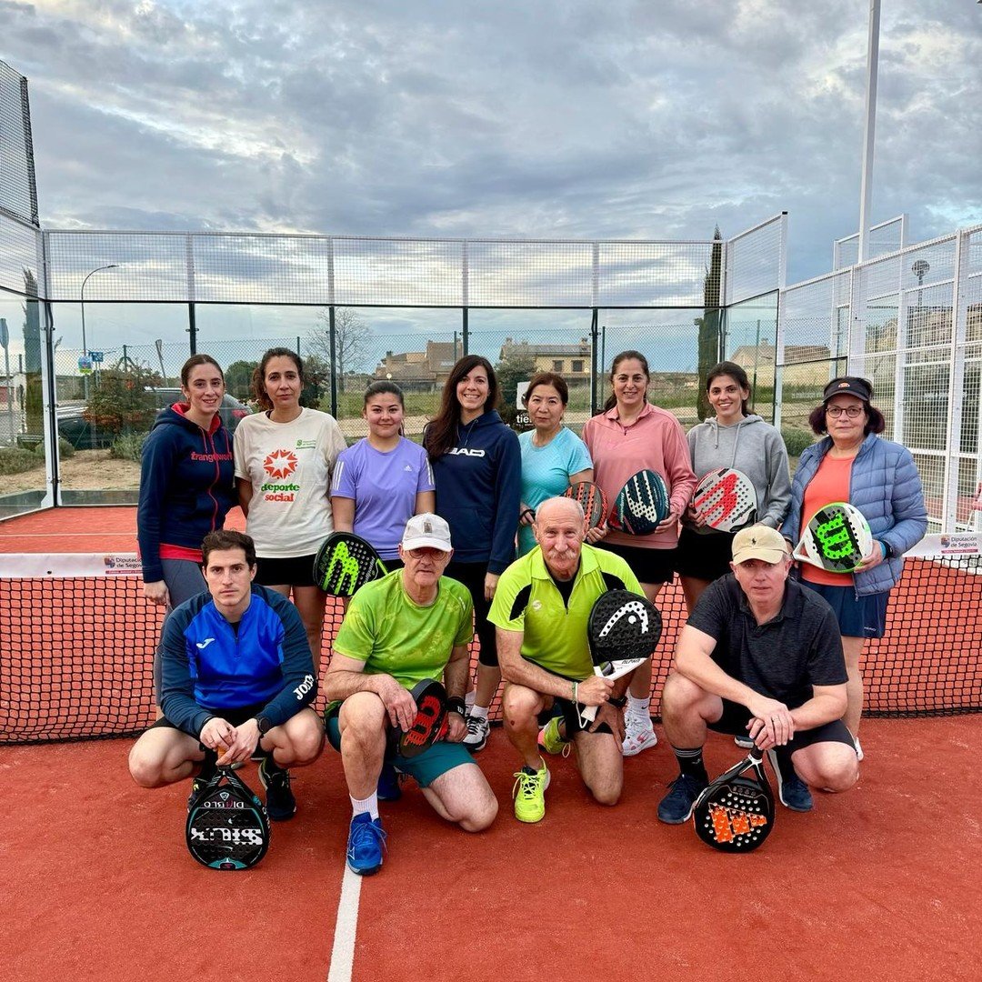 &iexcl;Con el inicio oficial de la primavera ☀️🌷 nuestras pistas de P&aacute;del est&aacute;n 🔥 de actividades! ☀️
&iquest; A quien retas para jugar un partido? 🎾