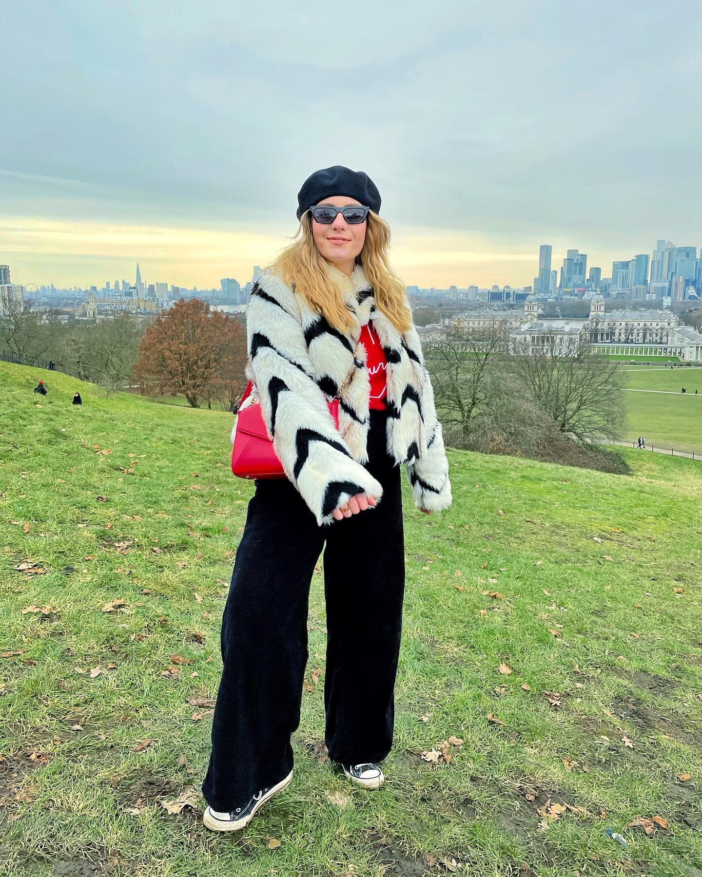 Mushroom head 🍄 [gifted bag and coat] 

⁣
.⁣
.⁣
.⁣
.⁣
.⁣
#greenwich #beret #midsizeselection #midsizewears #bodyposipals #greenwichpeninsula #berethats #midsizeblogger #midsizegal #greenwichpark #midsizebabes #anysizestyle #midsizeootd #midsizecolle