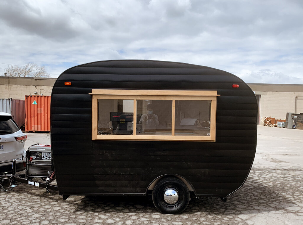 Nomadcustoms.ca Mobile bar 10ft-07.jpg