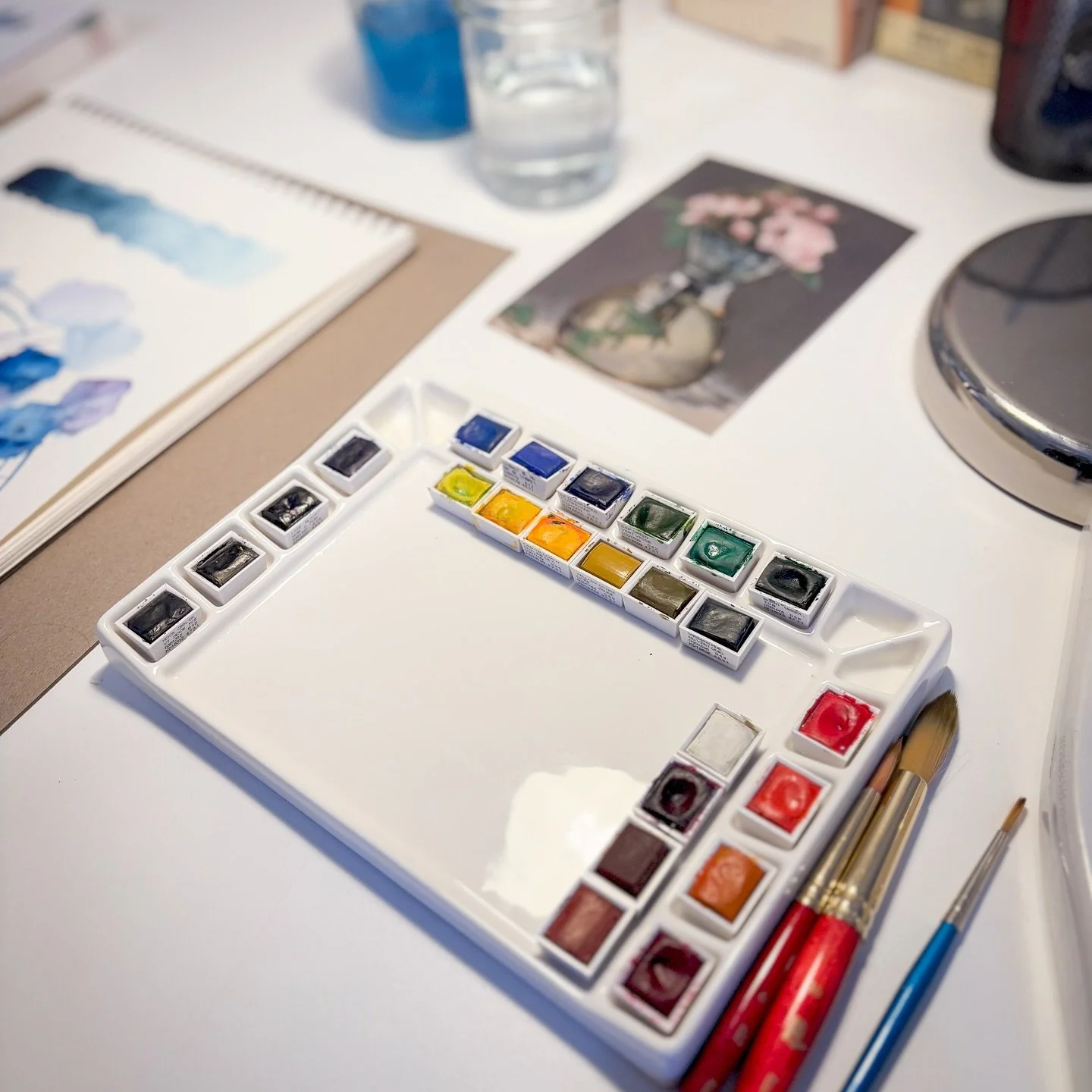 New porcelain watercolor palette! 🎨 can&rsquo;t wait to start using this. It&rsquo;s supposed to keep the color from beading up like on plastic. 😍