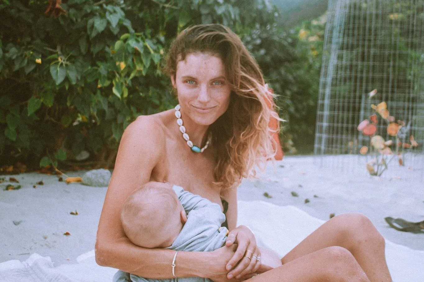 Nothing&rsquo;s ever felt more right than being your mom. 🌙✨
⠀⠀⠀⠀⠀⠀⠀⠀⠀
&bull;
&bull;
&bull;
⠀⠀⠀⠀⠀⠀⠀⠀⠀
 #beastfeeding #candidmotherhood #islandbaby #islandmom #raisethemwild #letthembelittle #motherhood #babyboy #candidchildhood #childhoodunplugged #