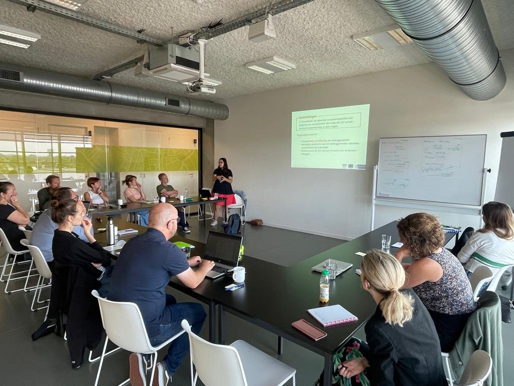 Partnerships and cross-sectoral collaborations for circular economies