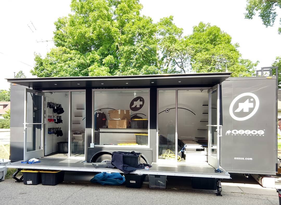 Getting everything ready for you. @assos_usa #speedclub #popup #today