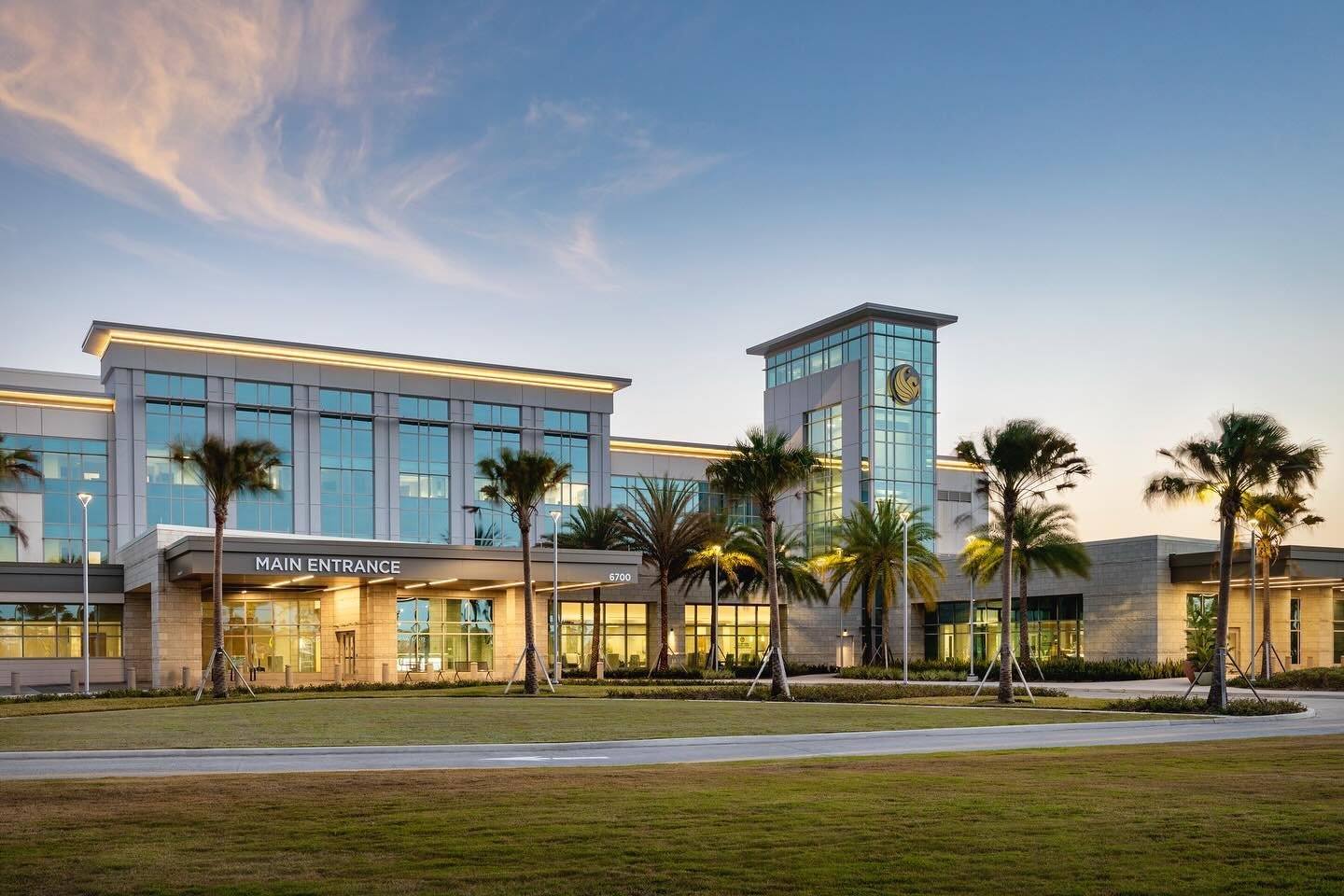 More palm trees please! ✨This week we are highlighting UCF LAKE NONA HOSPITAL in Orlando, FL for #wlam 

Catalyst provided planning, civil engineering, and landscape architectural services for this groundbreaking new hospital in Orlando, FL. The land