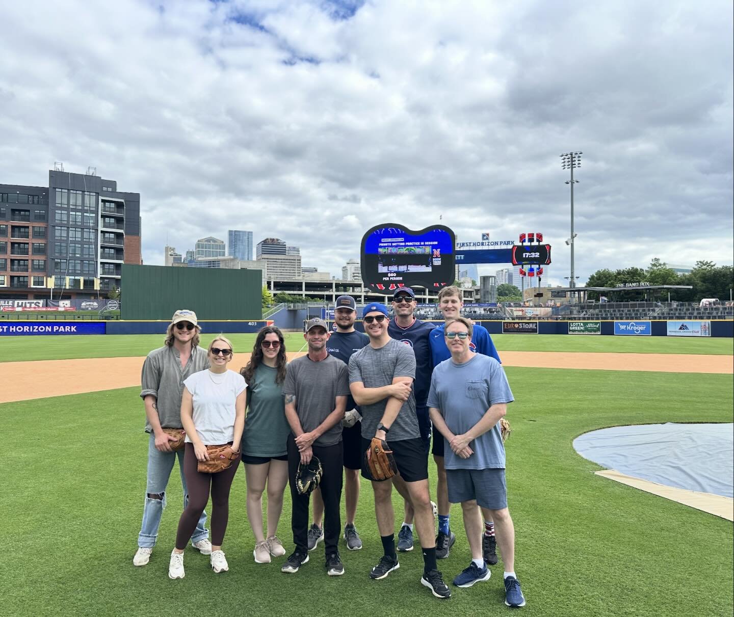 Another perfect day of batting practice at @firsthorizonprk for our third annual team building with @nashvillesounds ⚾️💥