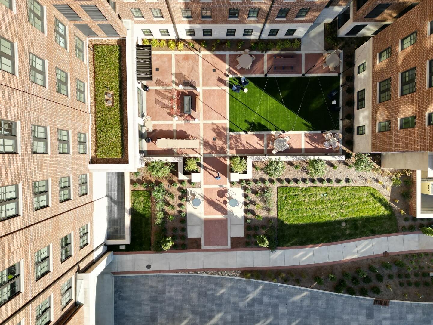 BELMONT UNIVERSITY BETTY WISEMAN HALL | We&rsquo;re so excited to see Betty Wiseman Hall come to life&mdash;a vibrant new place where students can live, connect, dine, and play. Catalyst is honored to have provided civil engineering and landscape arc