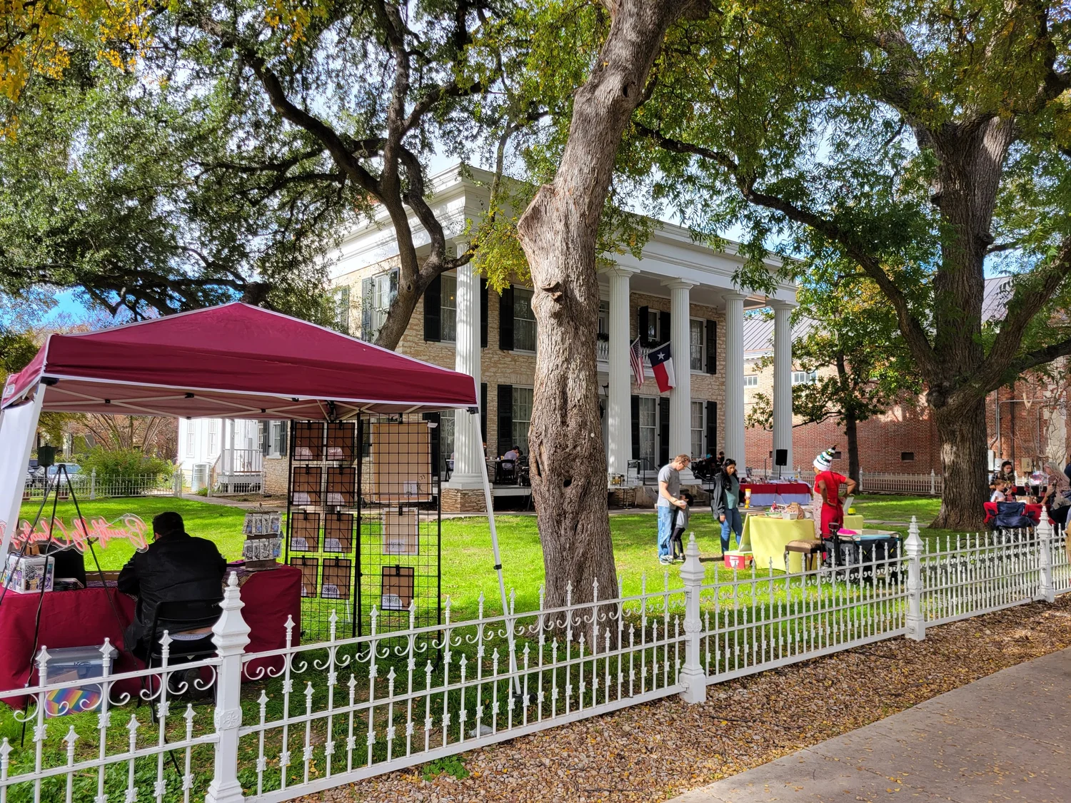 Holiday Art on the Lawn & Sunday Funday Handmade Wrapping Paper