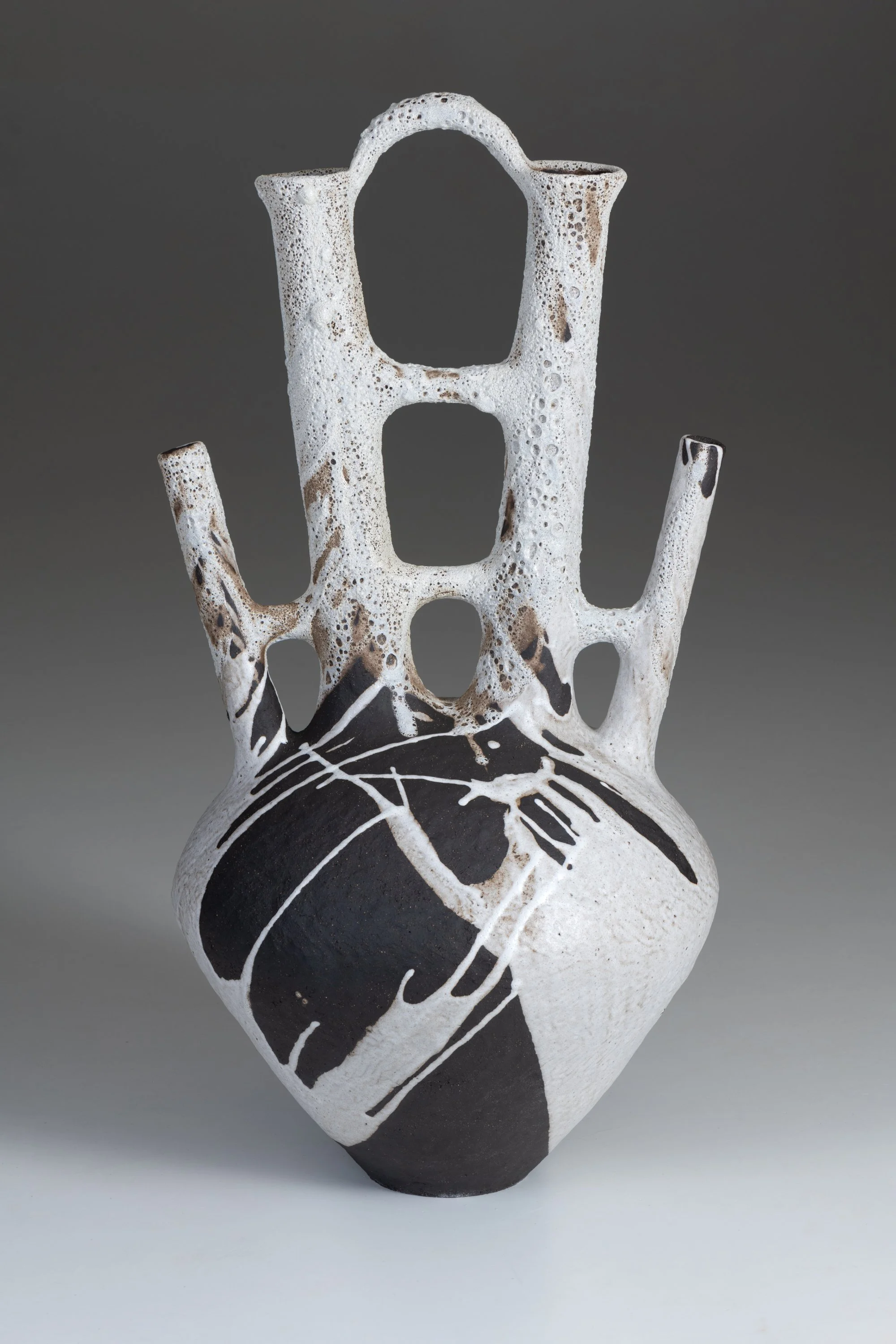 Twin-necked_Jug_Ceramic_Height80cmWidth45cm_Melina_Xenaki_.2.jpg