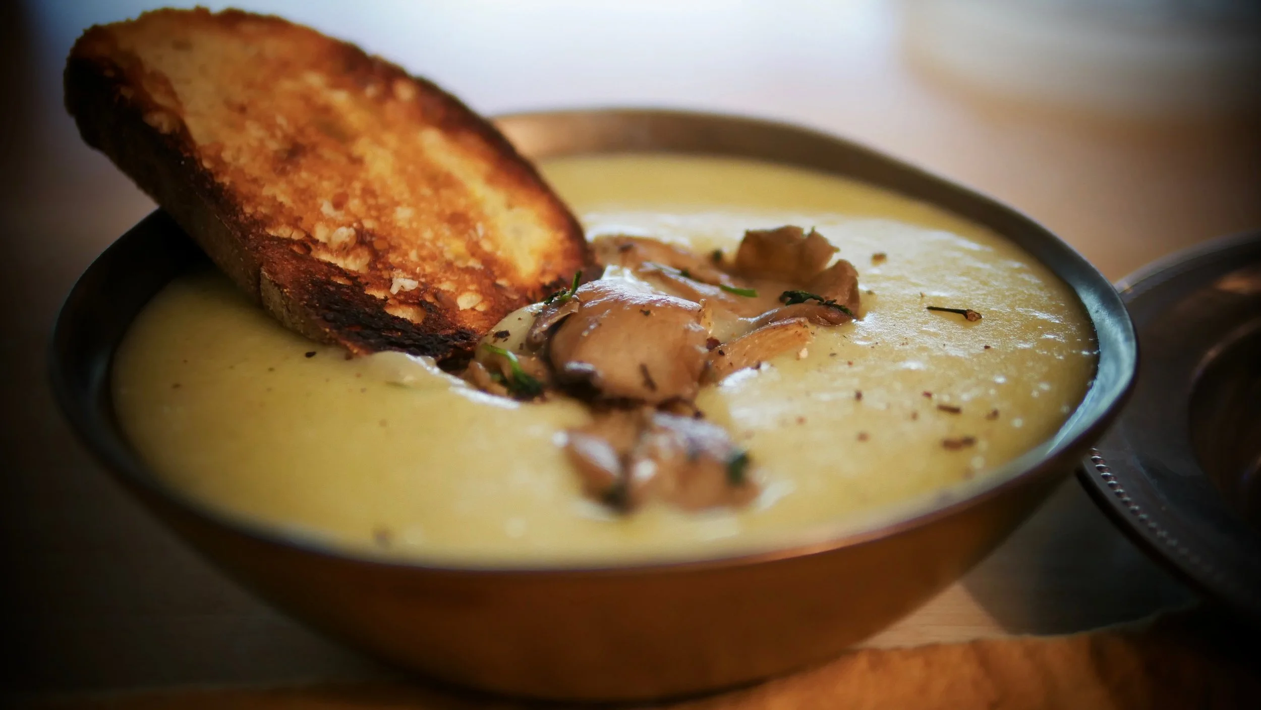 VELOUTÉ DE CHATAIGNES À LA POIRE 
