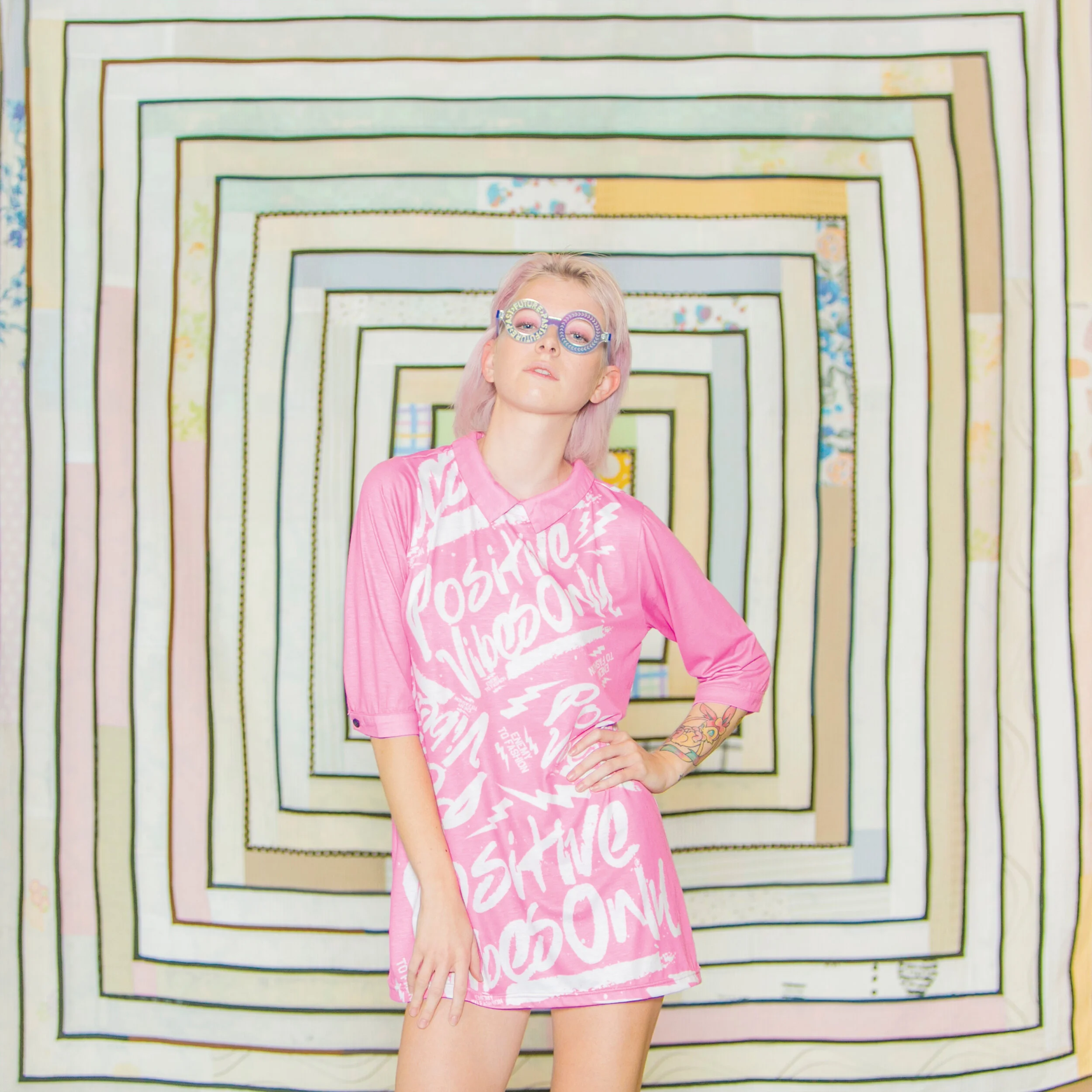 apparel & 