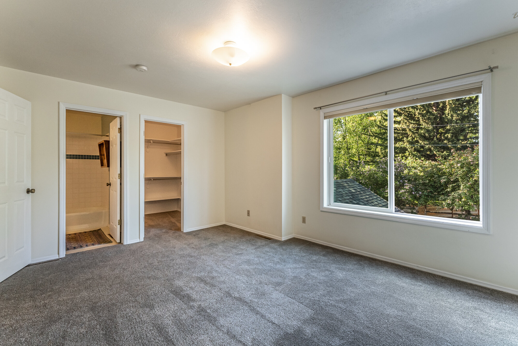 2021-6-9 112 College St.-22_webMLS.jpg