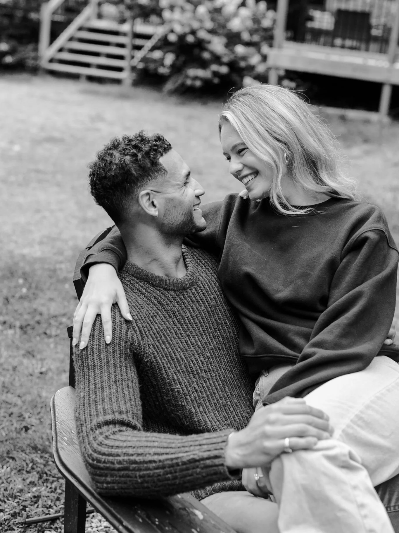 Consider this your official sign to get those engagement photos in the calendar! 💍 If you know me, you know I love trading stiff poses for candid, light hearted &lsquo;date&rsquo; sessions, during golden hour of course. Spring and Summer dates are o