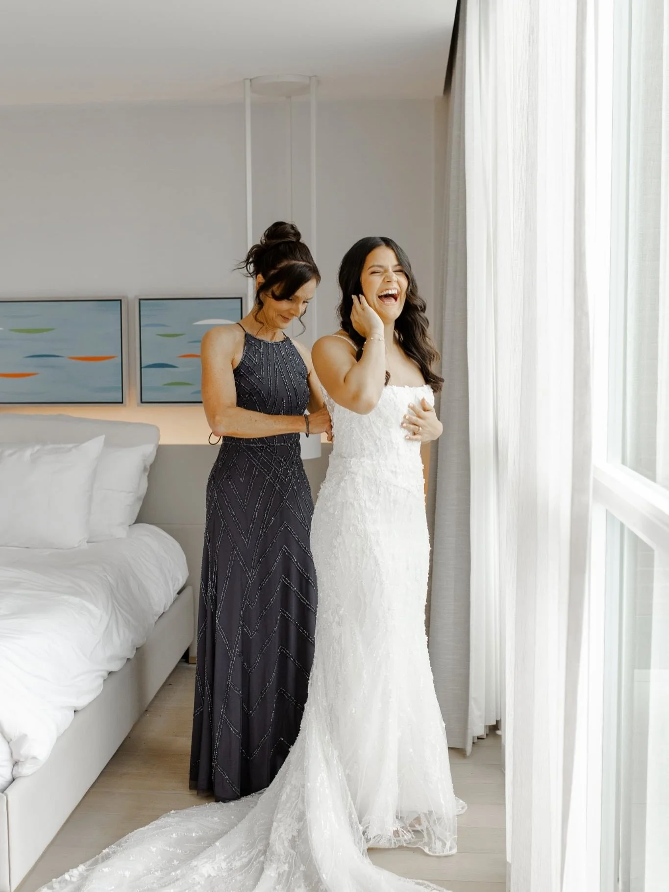 Sarah and her girls.👯&zwj;♀️👏🏼

There is nothing like that pre-ceremony energy with your favorite people to settle the nerves and get the champagne flowing. 🥂

Those quiet, unscripted moments&mdash;the belly laughs, the shared glances, and the &l