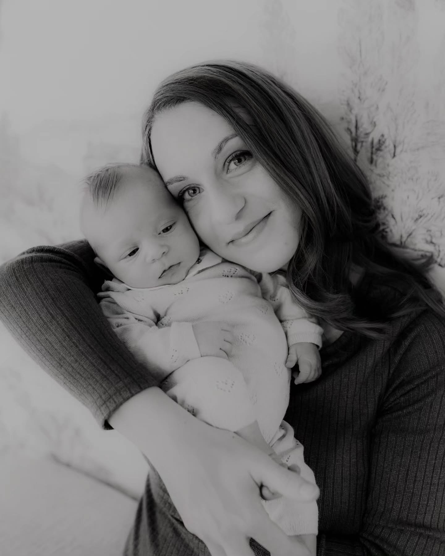 Un dimanche matin tout en douceur ☕️
De la musique douce en fond, un b&eacute;b&eacute; paisible et un grand fr&egrave;re amoureux ! Il y avait donc beaucoup d'amour &agrave; photographier 🤍

Des moments simples du quotidien mais tr&egrave;s pr&eacu
