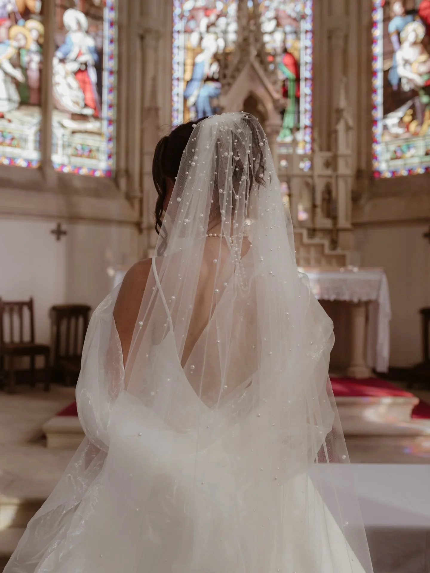 Un mariage comme dans un conte de f&eacute;e, dans le d&eacute;cor majestueux du ch&acirc;teau @chateaulaverdines, hors du temps, entour&eacute;s de ceux  qu'ils aiment pour s'unir &agrave; tout jamais...💍

Laissons parler ces somptueux souvenirs...