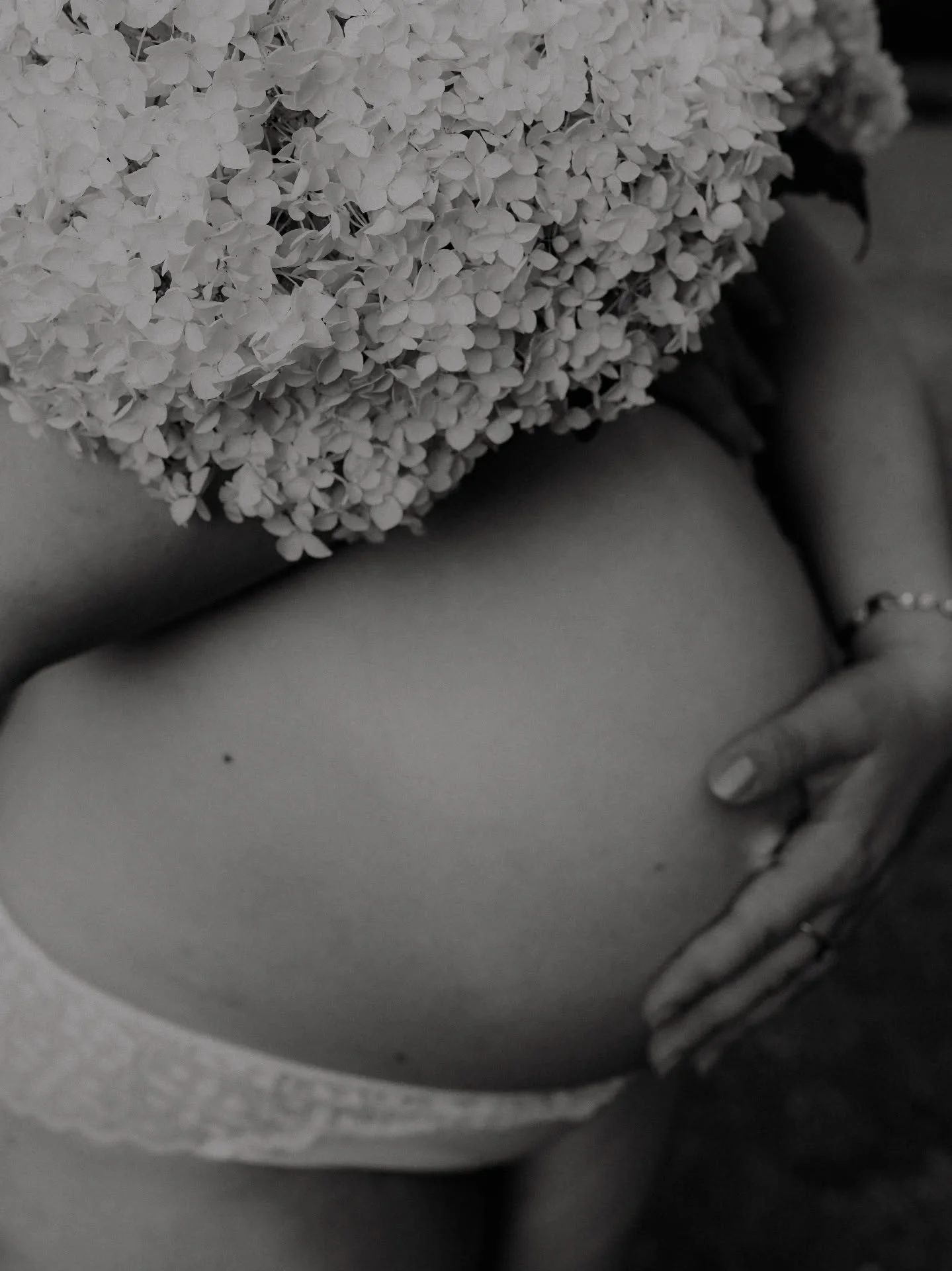 🌅 Avancer chaque jour en apprenant &agrave; cohabiter avec ce souffle nouveau qui grandit en soi. S&rsquo;inqui&eacute;ter parfois, beaucoup. Sentir son corps se transformer, se faire refuge, sanctuaire. Fermer les yeux et imaginer son visage, sa vo