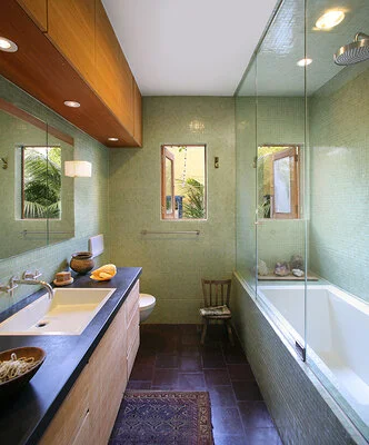 817 BATHROOM.jpg