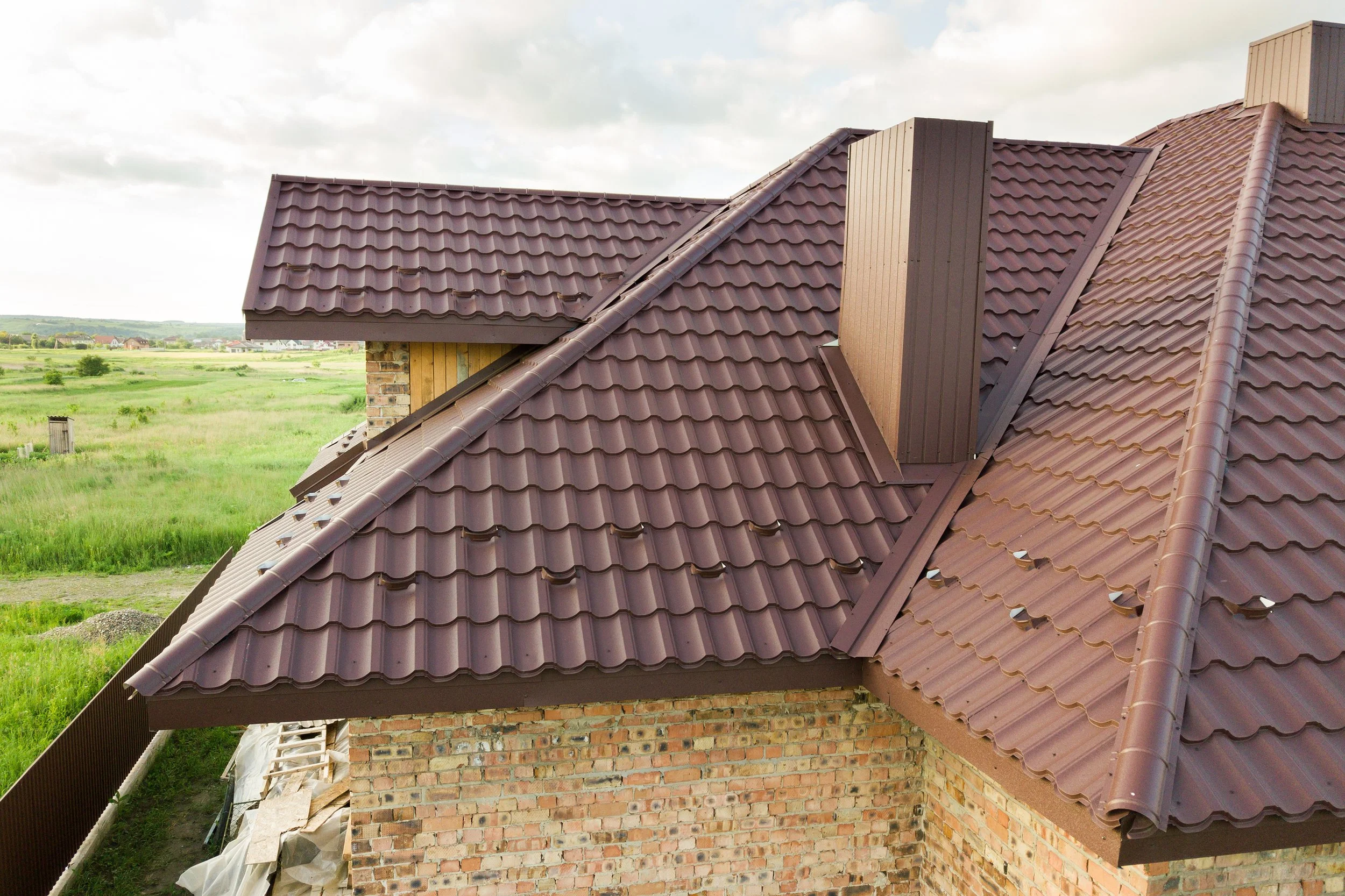 Roof and Gutter System