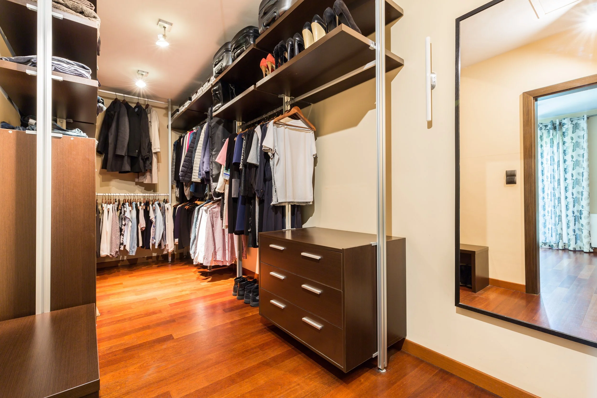 Closet Organization for Different Seasons