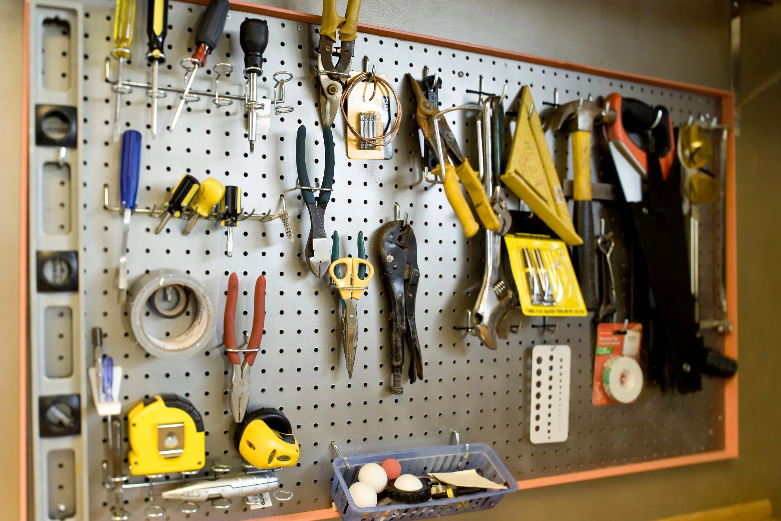 Tackling Garage Chaos: Organizing Outdoor Spaces