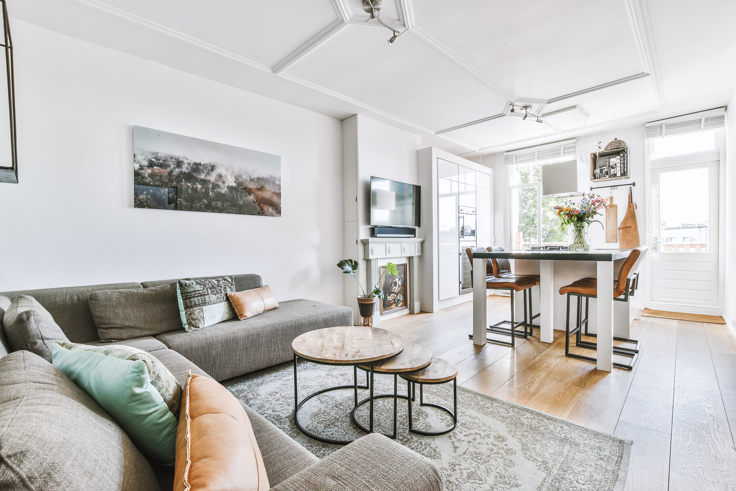 Sunlit Sanctuary: Crafting a Brighter Home Atmosphere for Spring