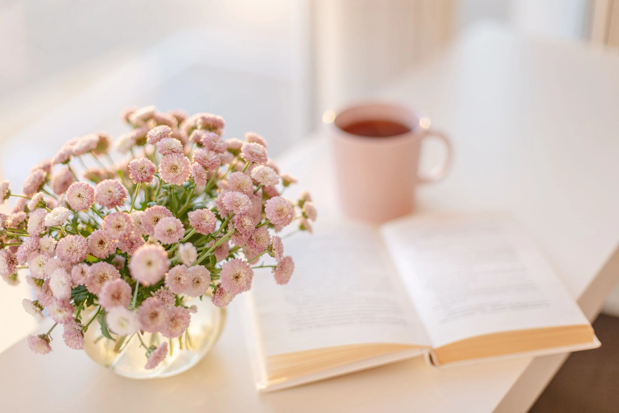 Decorating Ideas for Creating a Serene Breakfast Nook
