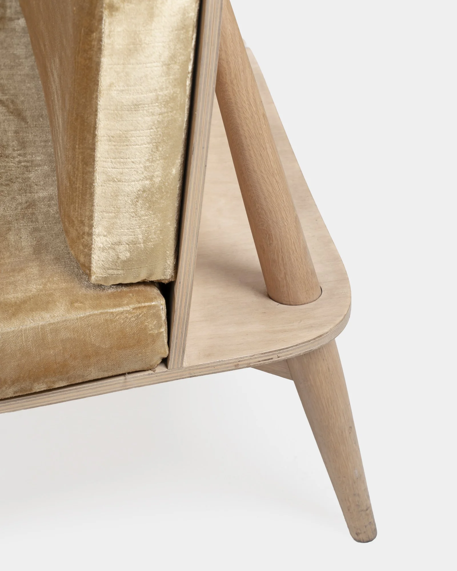 Shelf Single Seater Chair (11).jpg