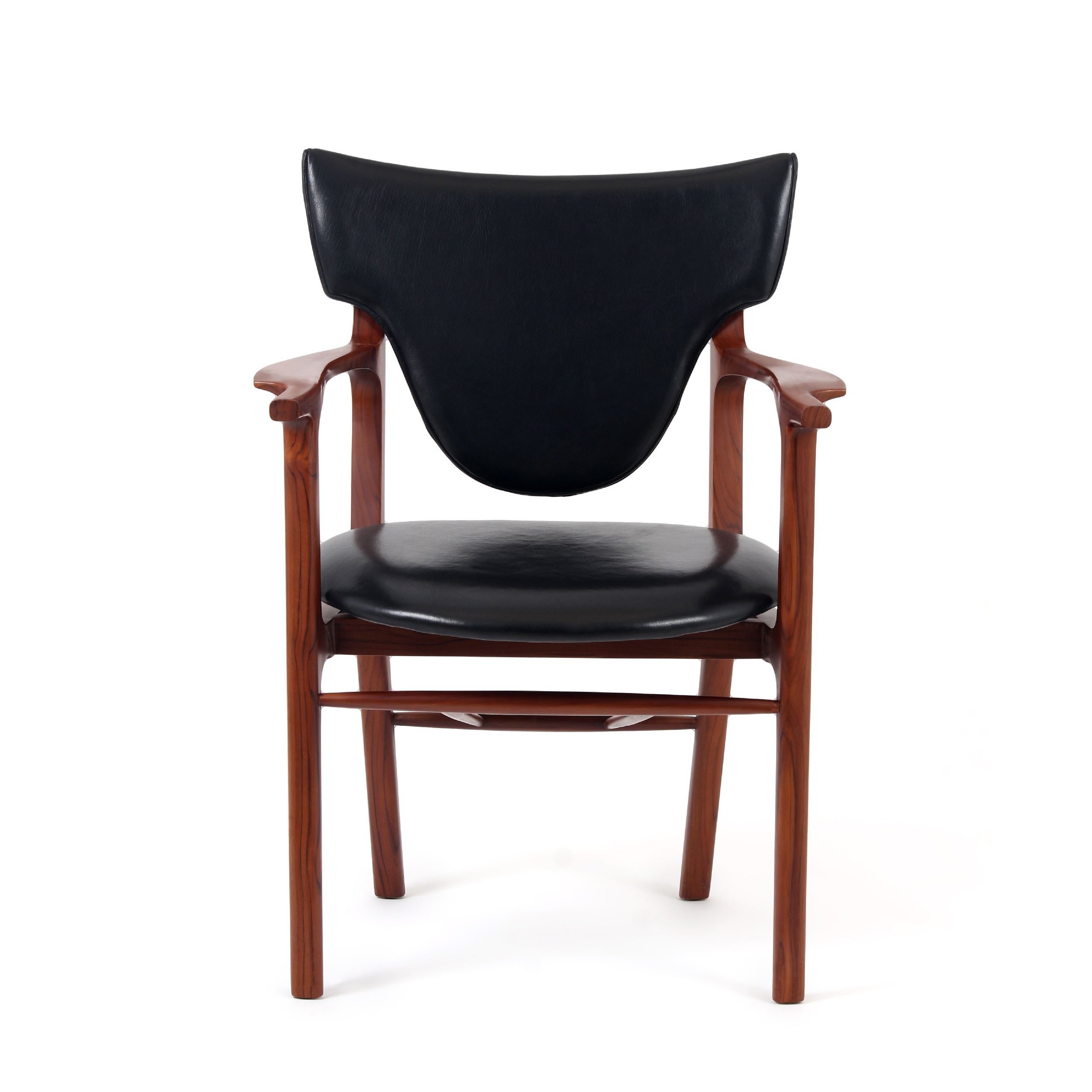 Taurus+Arm+Chair++%281%29+low.jpg