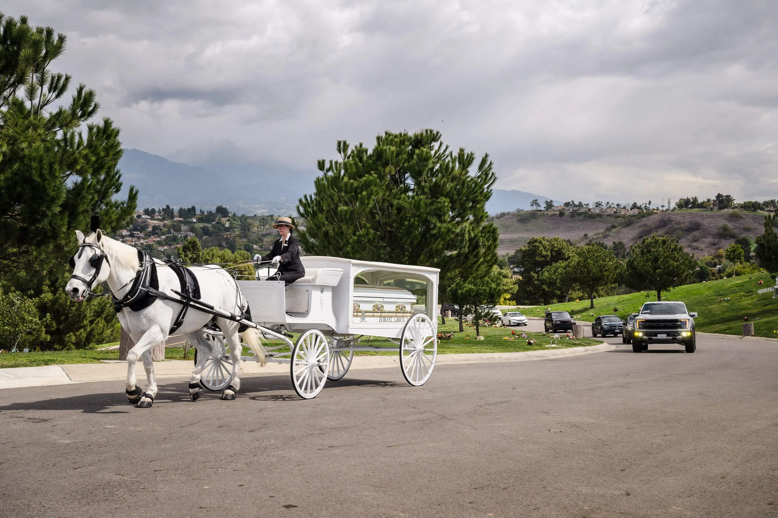 graveside-service-forest-lawn-covina-california-1.jpg