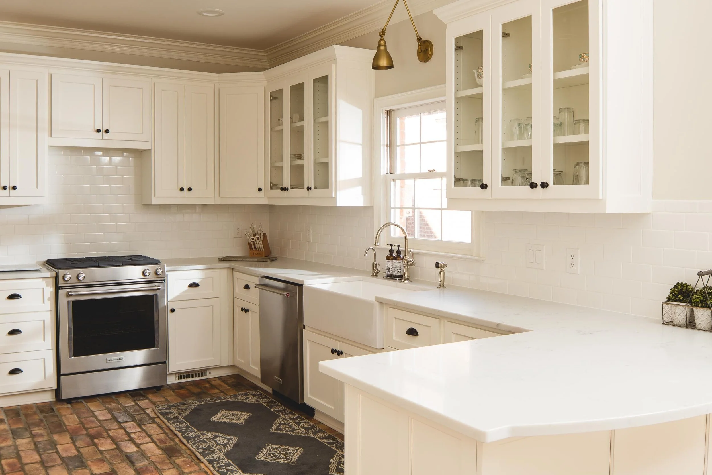 Vivid Quartz Kitchen.jpg