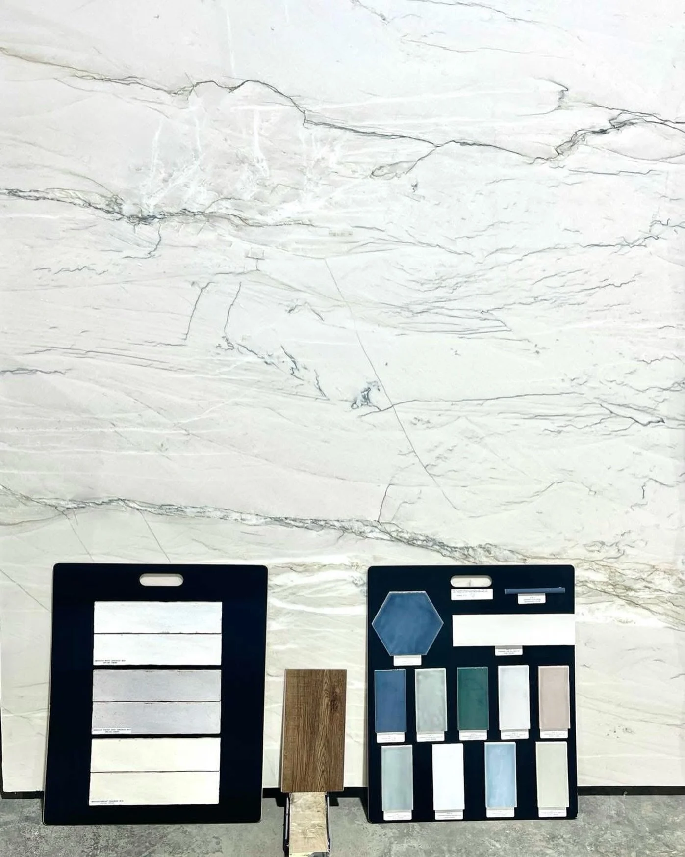 Monday blues &amp; hues. 💎🩵💙

_____

📍SHOWROOM &amp; SLAB GALLERY:
845 McFarland Pkwy, Alpharetta, GA

FOR APPOINTMENTS:
&bull; Call: 470-354-3850
&bull; Email: info@surfaceproviders.com

#surfaceproviders #moodboard #kitchendesign #tiledesign #c