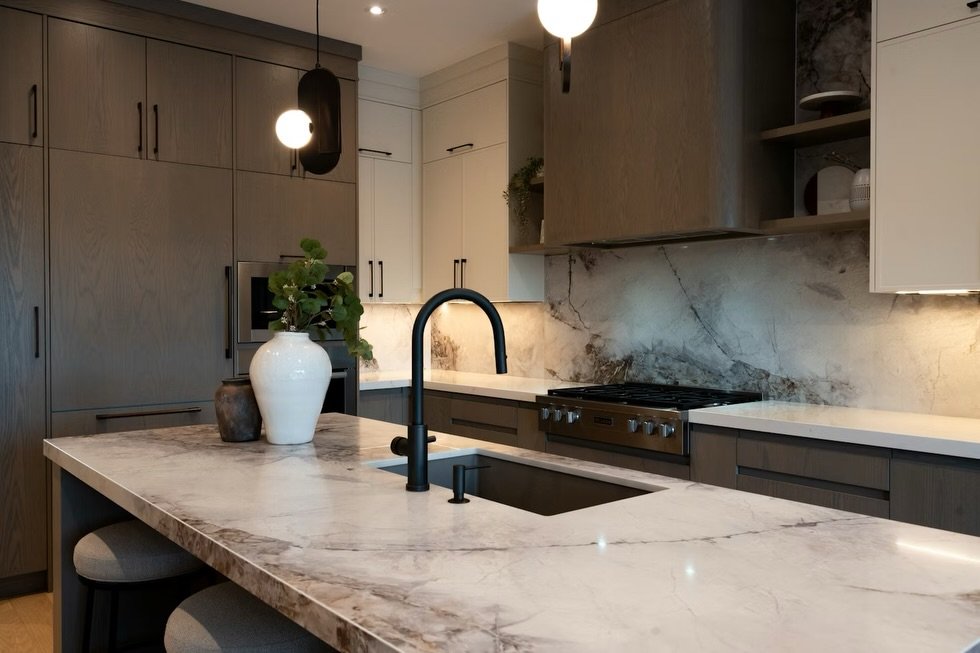 When you fall in love with a stone, you&rsquo;re falling it love with its unique + natural characteristics - whether that&rsquo;s its veining or a neat pattern in a specific area of the slab. So&hellip; why not show that off?! 

Some people choose to