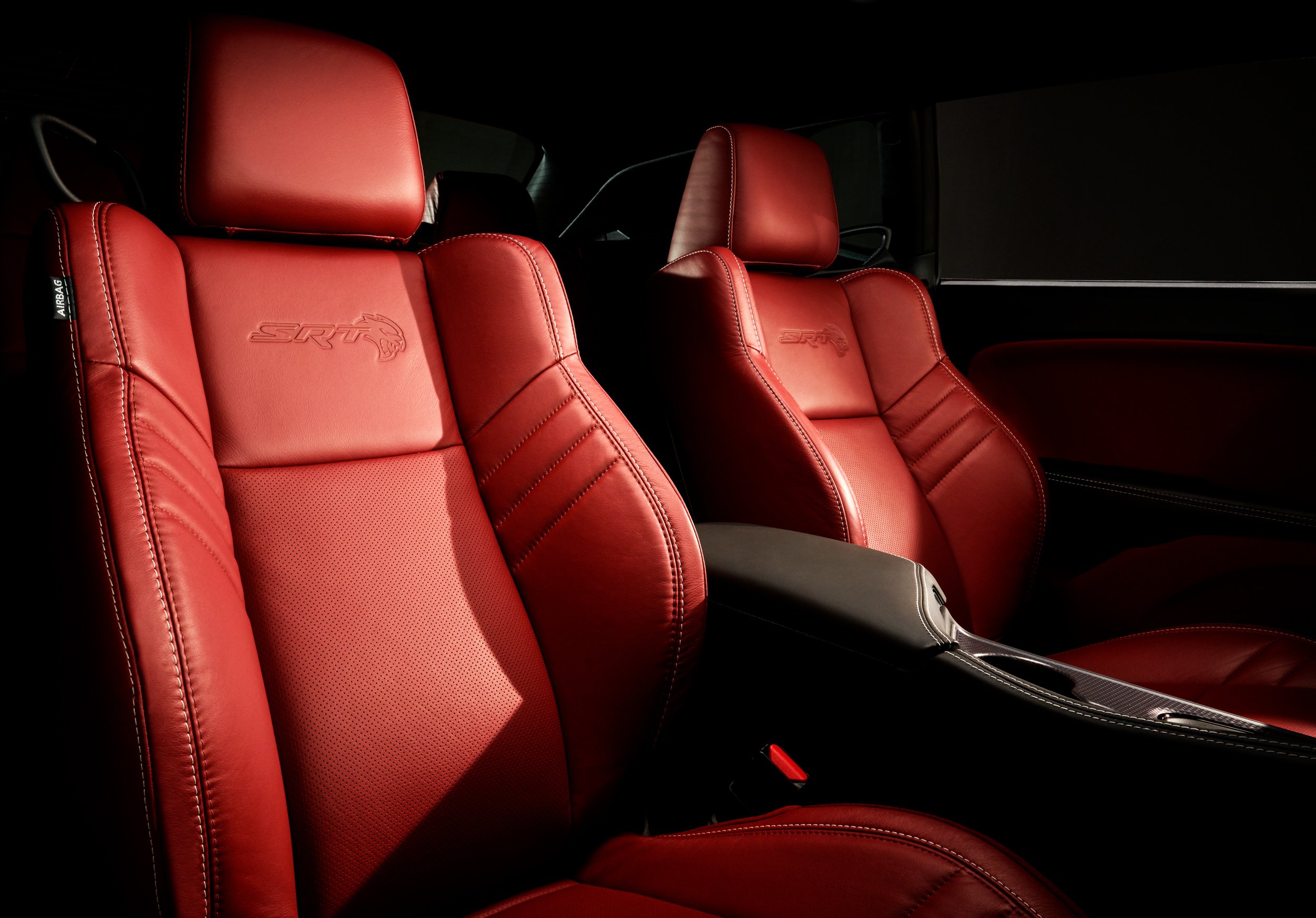 D2_HELLCAT_CHALLENGER_SEATS_0855.jpg