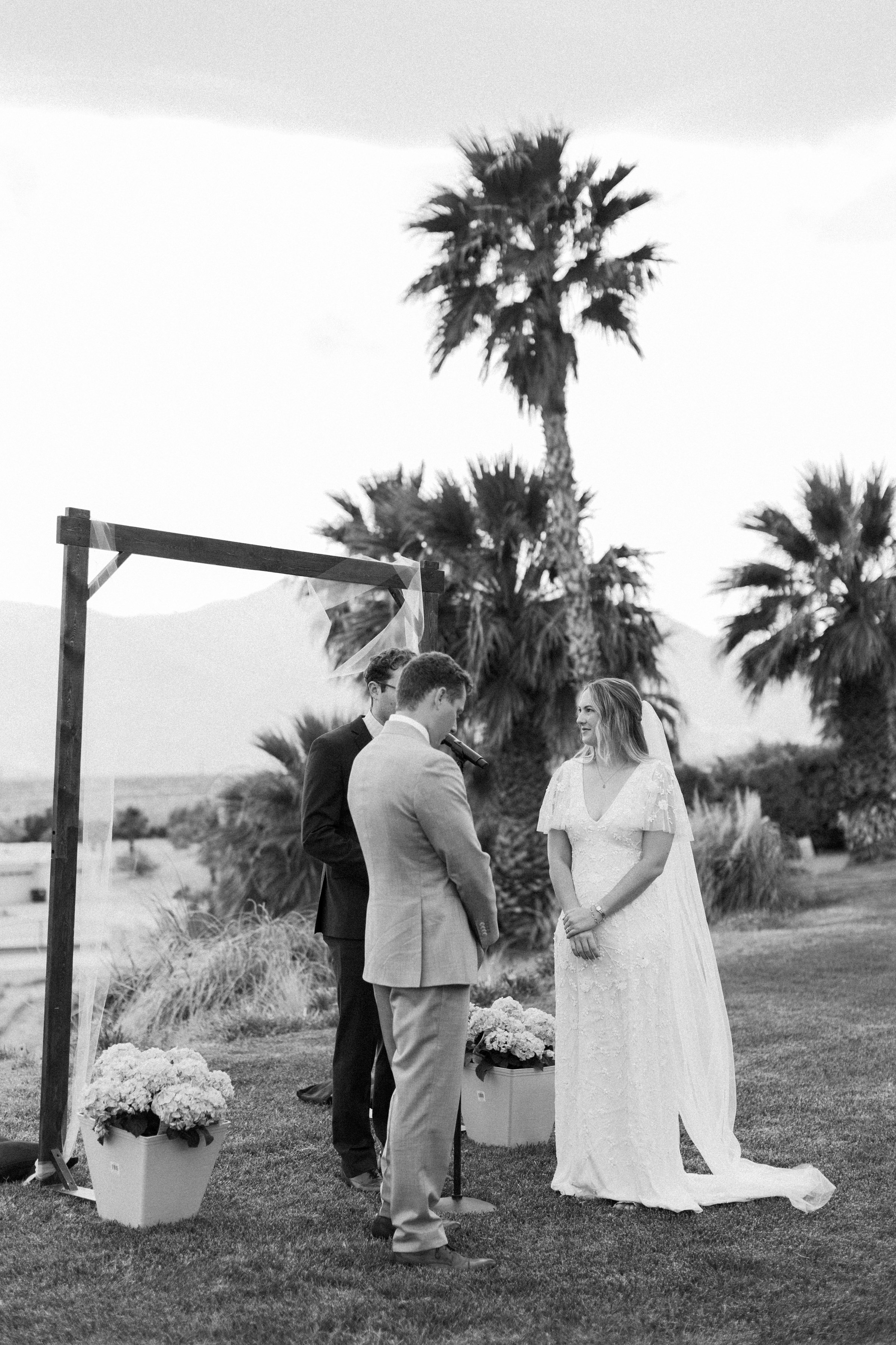 Clair and Chris Sneak Peaks-11.jpg