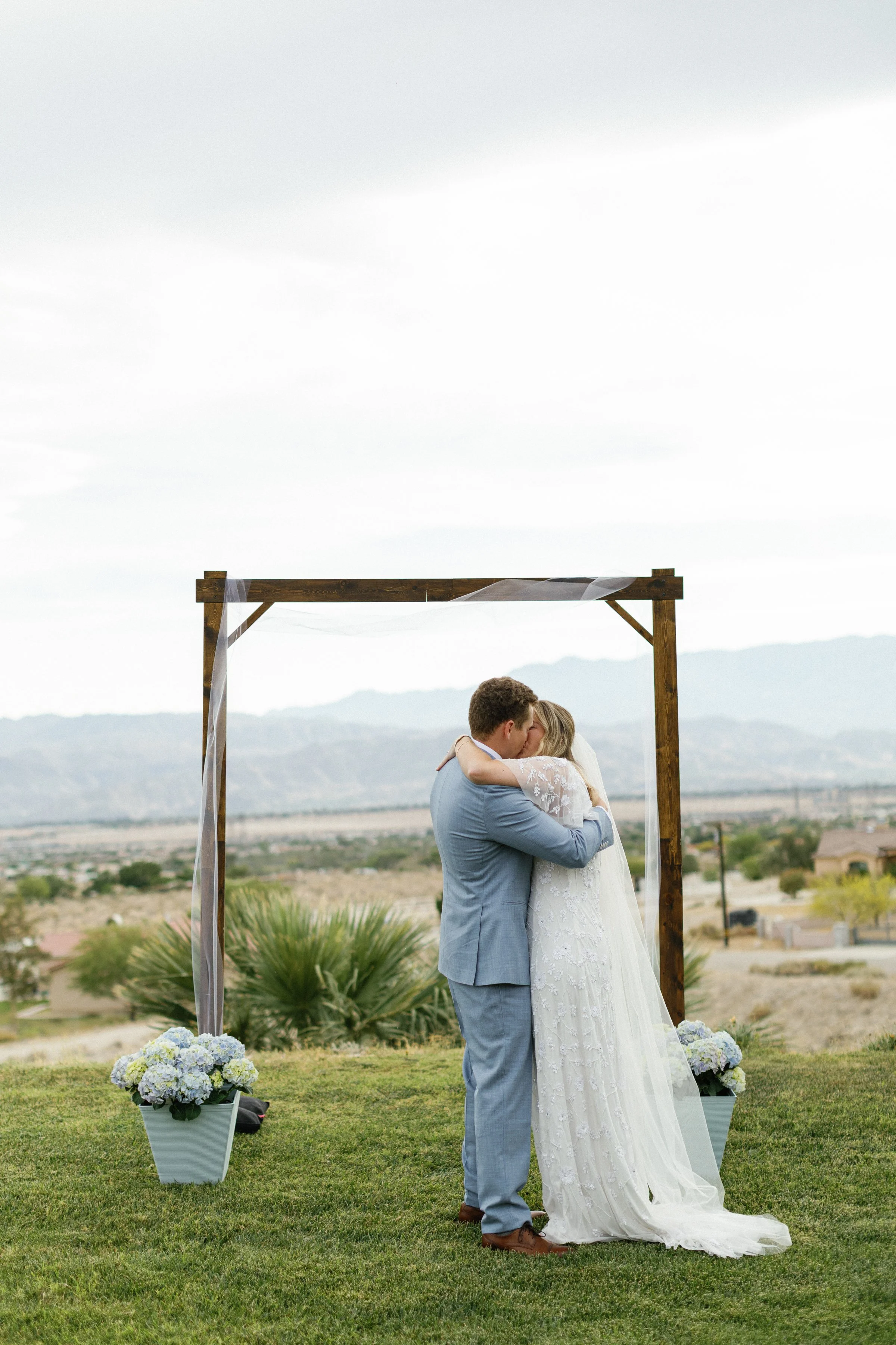 Clair and Chris Sneak Peaks-14.jpg