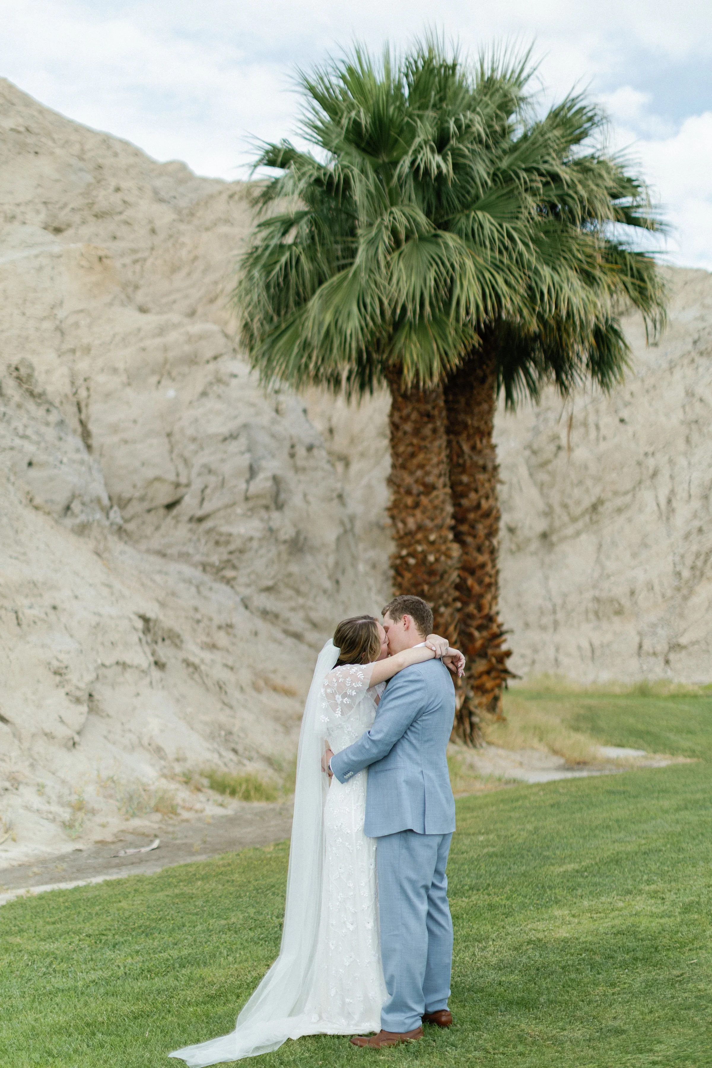 Clair and Chris Sneak Peaks-15.jpg