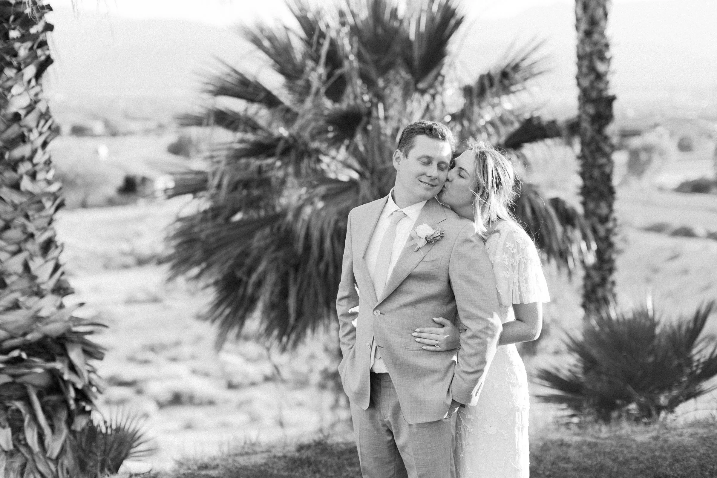 Clair and Chris Sneak Peaks-20.jpg