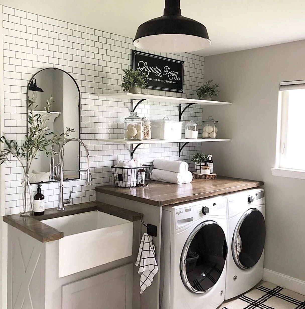 Custom Cabinets for Laundry Rooms