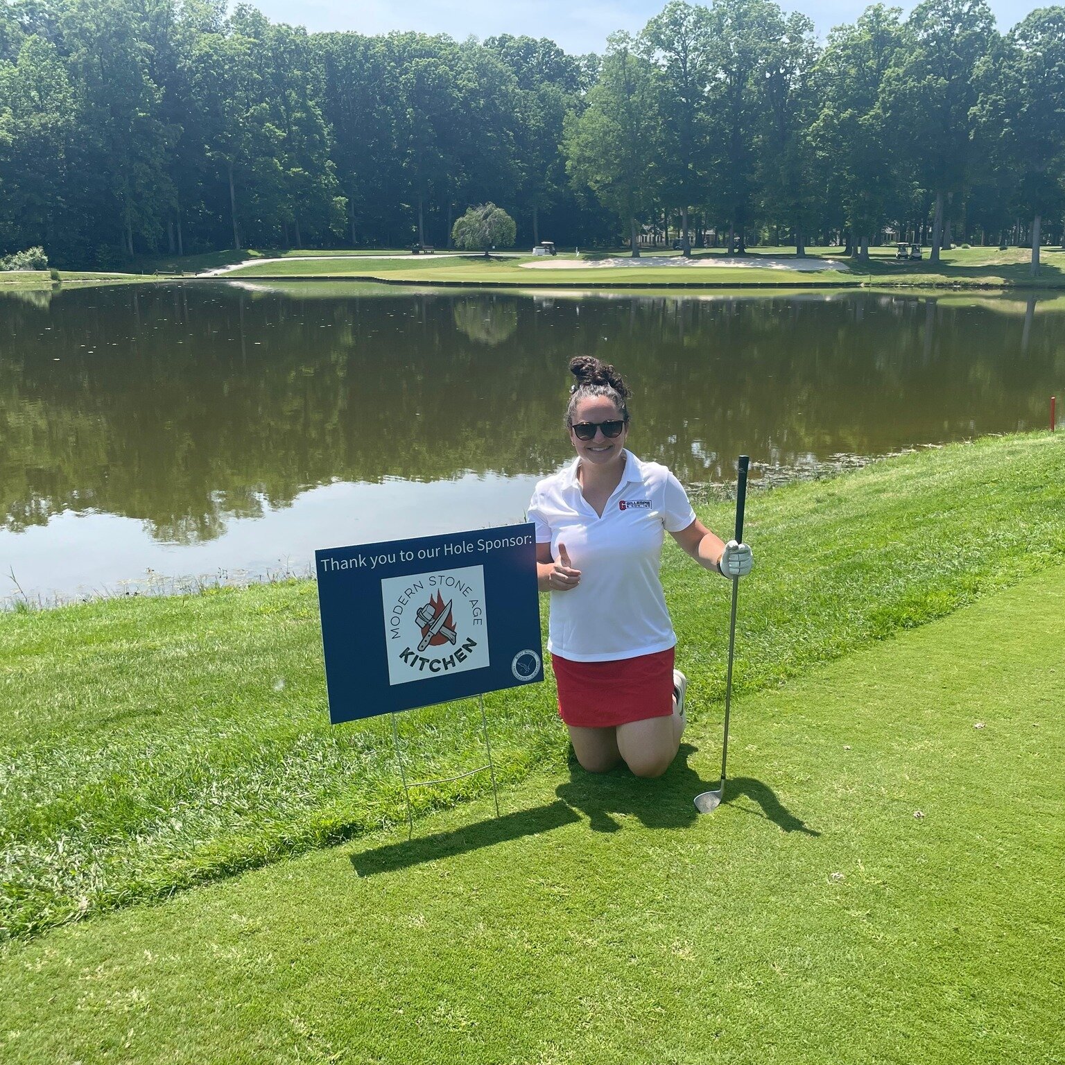 💗supporting our local community💗

The sun was clearly shining on Friday when Kent School had their annual golfing fundraiser and the Modern Stone Age Kitchen sponsored a hole. Maria finished up pretzels and baguettes just in time to get her round o
