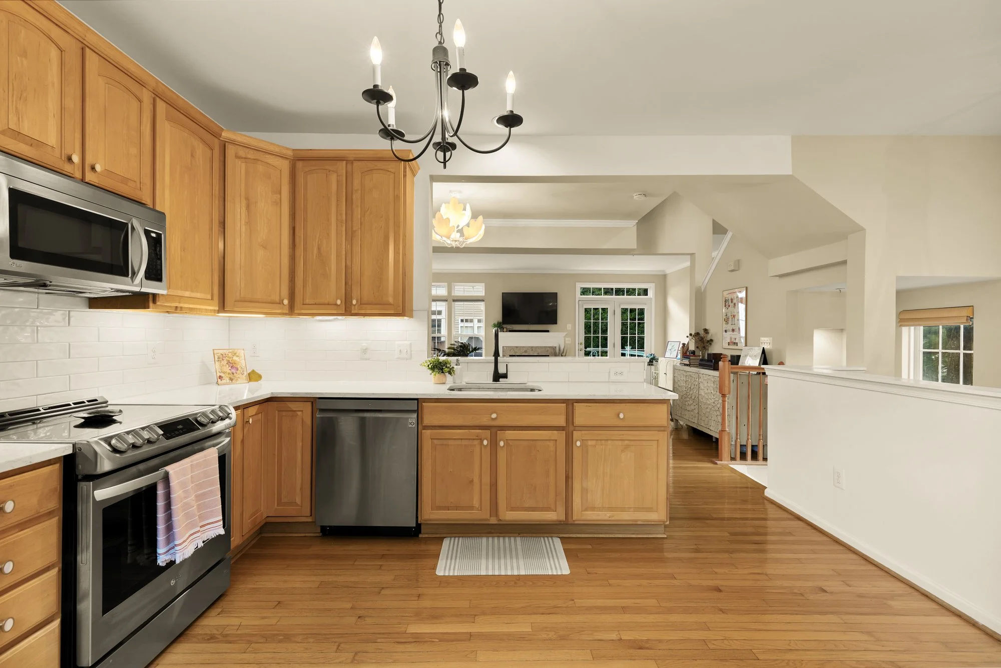 9151 Silvershadow Ct-0010.jpg