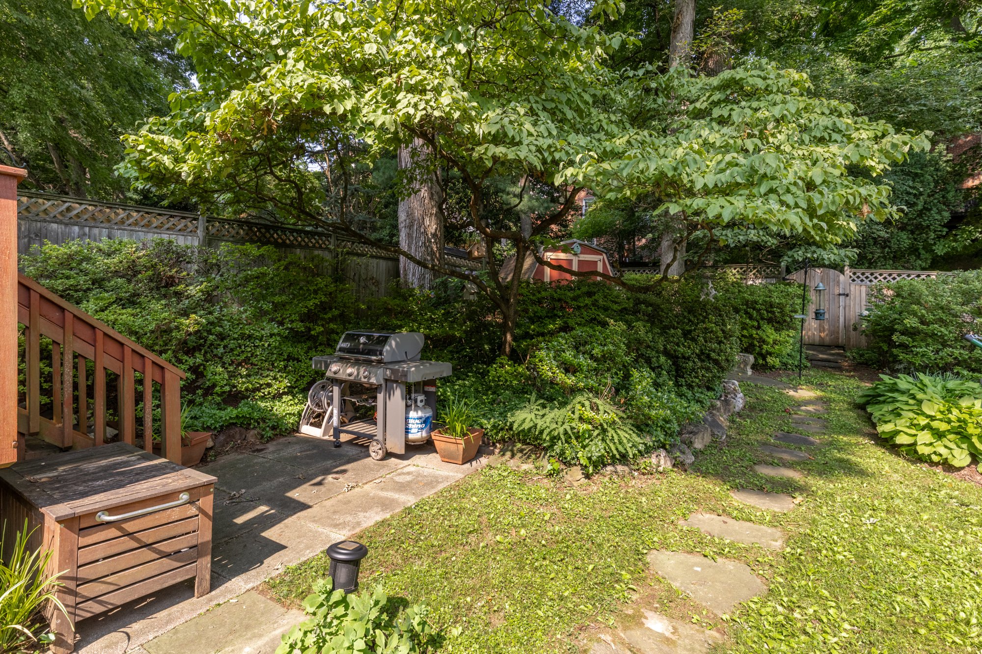 8406 Hartford Ave EXT-0010.jpg
