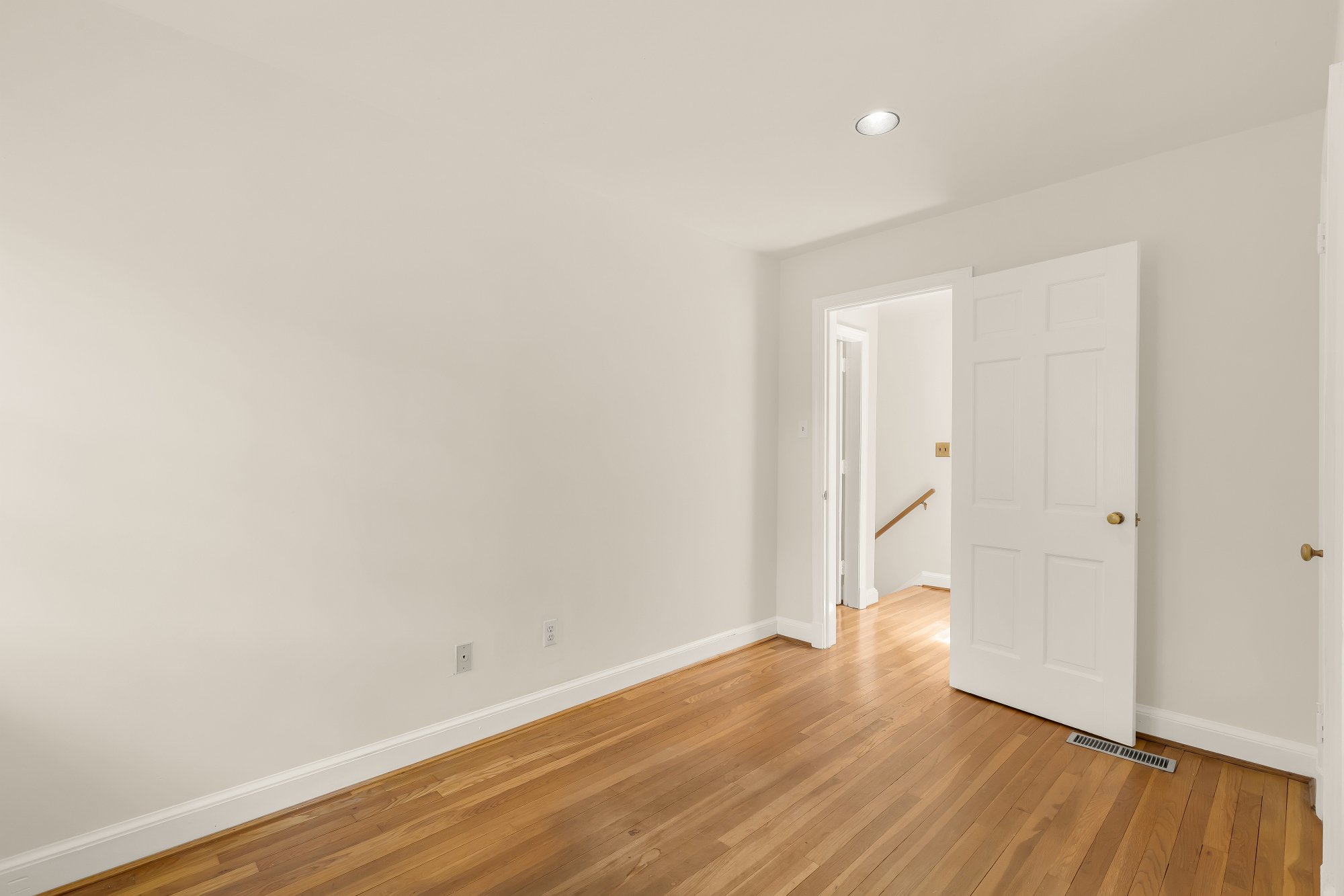 5806 Wilson Ln-0026.jpg