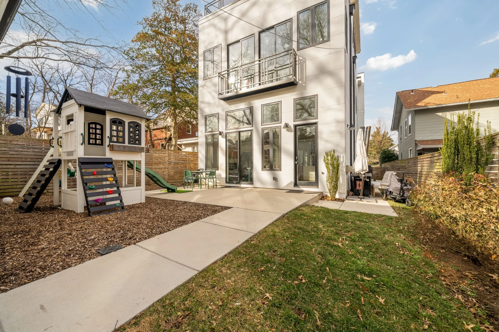 1210 Holly St NW-0035.jpg